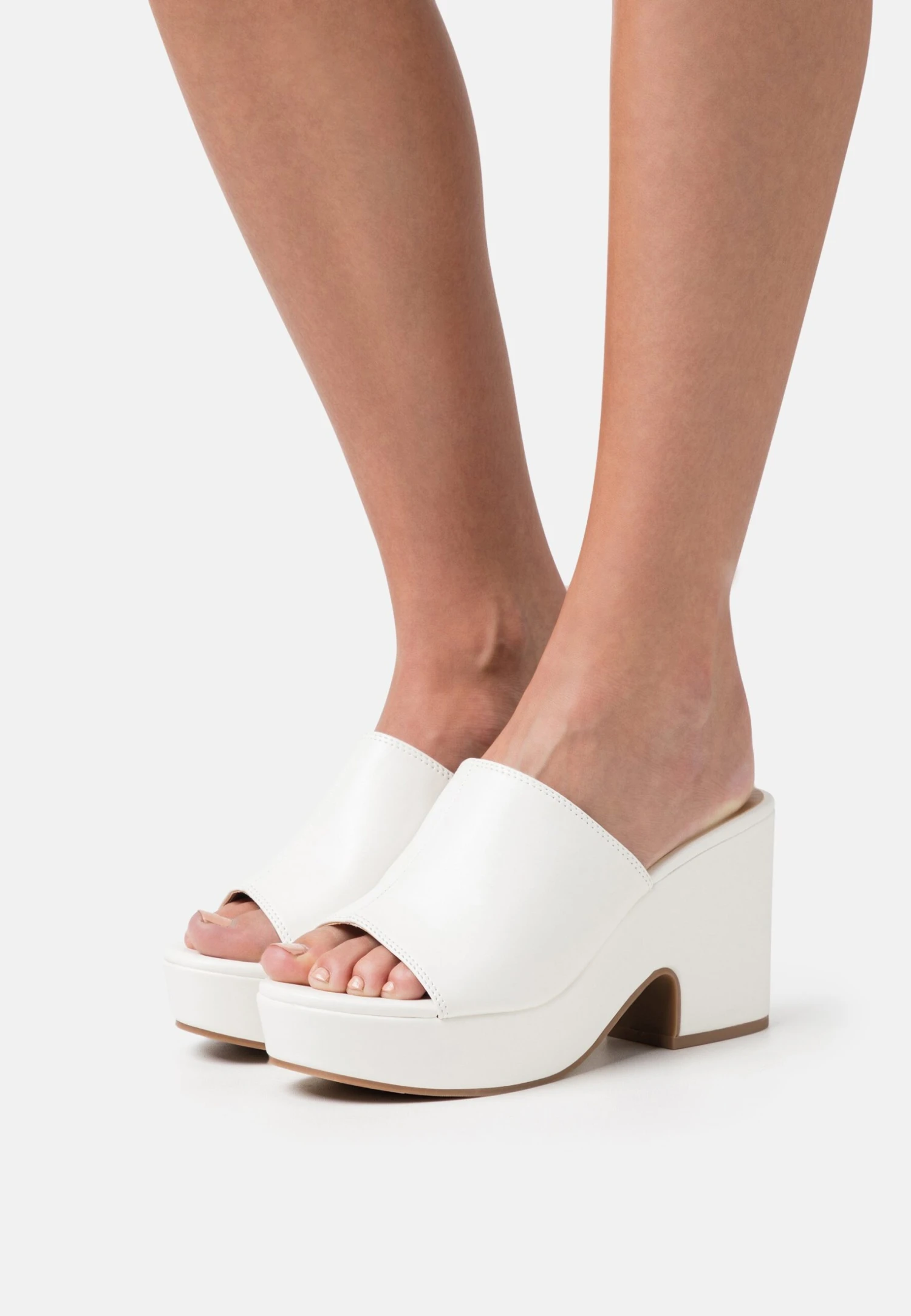 Wide Fit - Mules À Talons - White